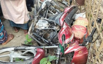 ঈদের ছুটিতে বাড়ি ফেরার পথে একই পরিবারের ৩ জন নিহত