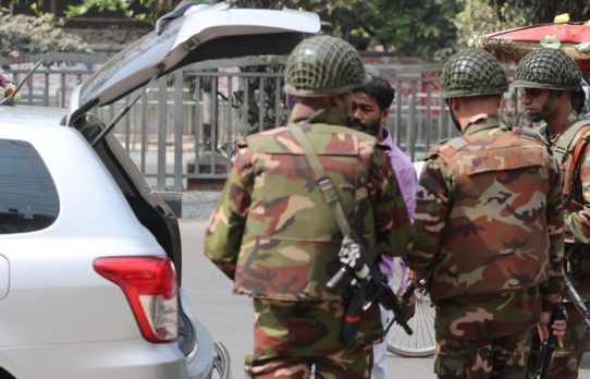 দেশের প্রধান তেলের ডিপোগুলোতে সেনাবাহিনী মোতায়েনের অনুরোধ