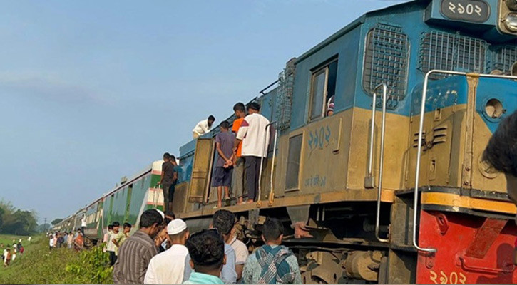 মৌলভীবাজারে উপবন এক্সপ্রেসের ইঞ্জিন বিকল,৩ ঘণ্টা পর ট্রেন চলাচল শুরু
