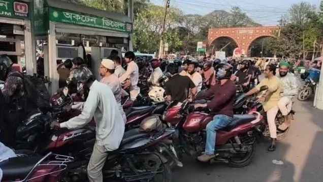 উৎপাদনের পরও সংকট,ঈদের পর তেল পেতে হাহাকার