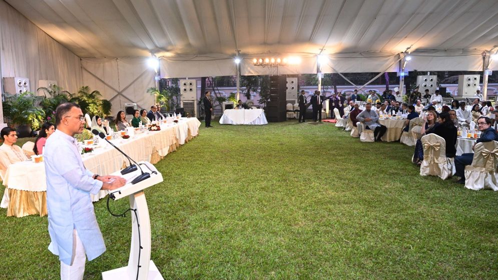 দ্বিপক্ষীয় সম্পর্ক শক্তিশালী করতে সরকার প্রতিশ্রুতিবদ্ধ: প্রধানমন্ত্রী #13