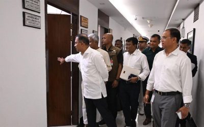 একাধিক মন্ত্রণালয়ে ঝটিকা পরিদর্শনে প্রধানমন্ত্রী