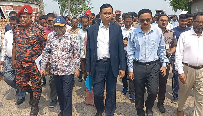 দৌলতদিয়া ঘাট পরিদর্শনে নৌপরিবহন মন্ত্রণালয়ের তদন্ত কমিটি