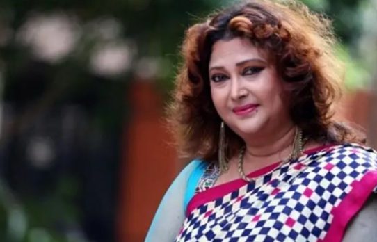 নারী এমপির একটা সিট আমাকে দেয়া হোক: রিনা খান