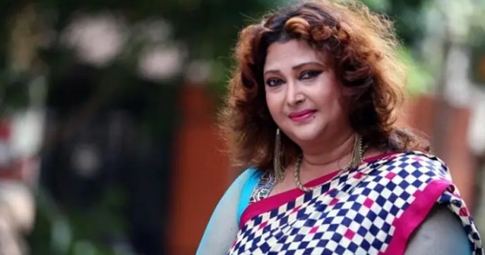 নারী এমপির একটা সিট আমাকে দেয়া হোক: রিনা খান