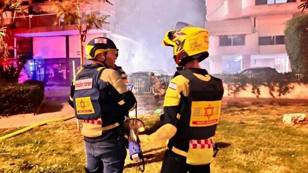 মধ্যরাতের পর থেকে ইসরায়েলে ইরানের পঞ্চম ক্ষেপণাস্ত্র হামলা,আহত ২