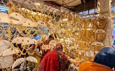 ঈদ সাজে হালকা গহনার কদর, চুড়ি-নাকফুল-ব্রেসলেটে রঙিন বাজার