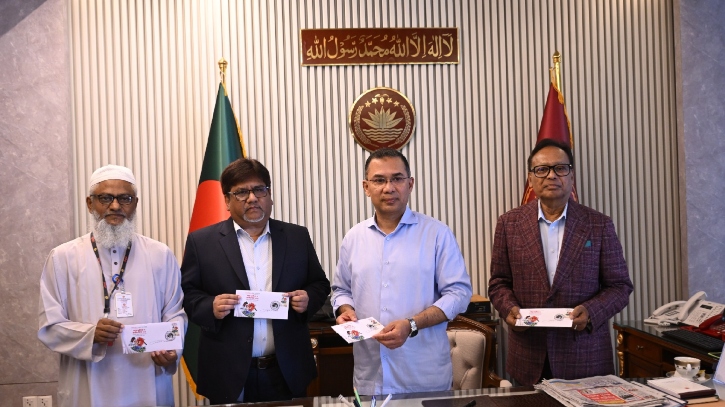 স্বাধীনতা উপলক্ষে স্মারক ডাক টিকেট উন্মোচন করলেন প্রধানমন্ত্রী