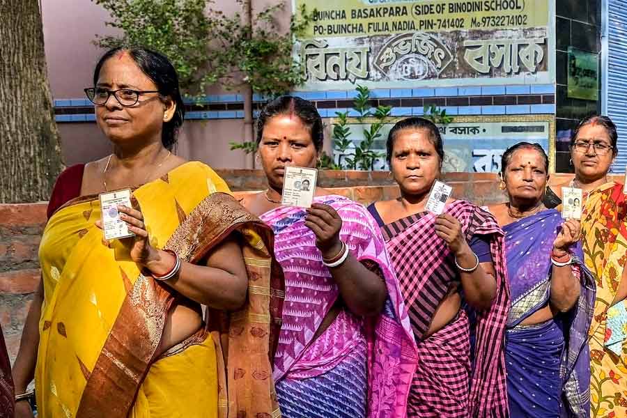 পশ্চিমবঙ্গে আজ যেসব আসনে ভোট,সবশেষ নির্বাচনে সেখানে কেমন ছিল ফল?