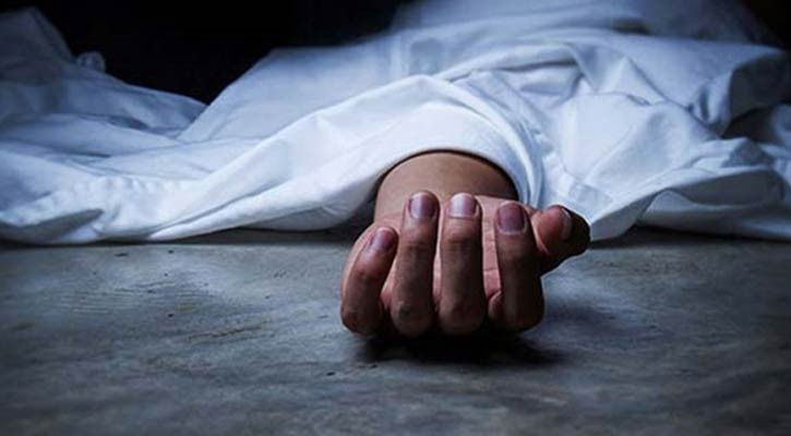 অতিবৃষ্টিতে দেয়াল ধসে নারীর মৃত্যু,আহত তিন