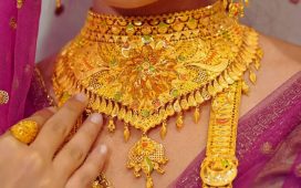 সোনার দাম আরও কমলো