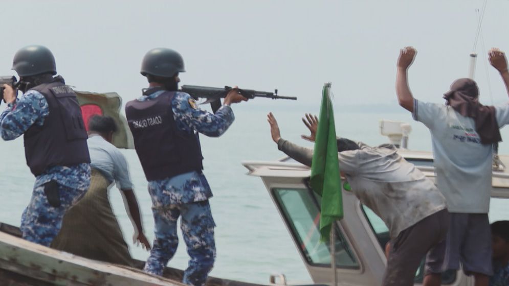 নাফ নদী থেকে উদ্ধার হচ্ছে ইয়াবা,স্থানীয় জেলেরা জড়িত