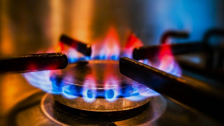 একটি এলএনজি টার্মিনাল বন্ধ, তীব্র গ্যাস সংকট