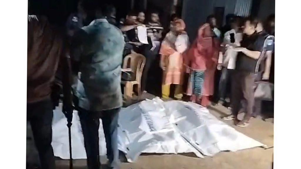 ফরিদপুরে তিনজনকে কুপিয়ে হত্যা