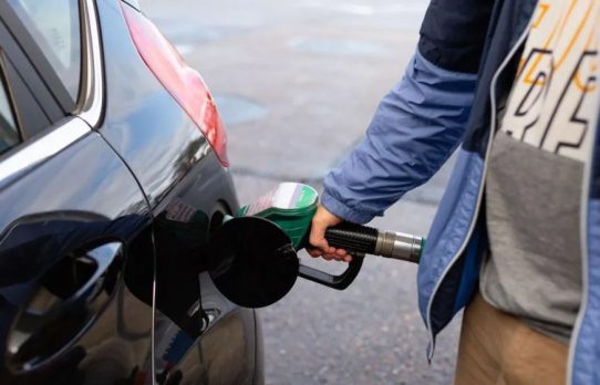 বিশ্ববাজারে তেলের দাম বেড়ে ১২২ ডলার,চার বছরে সর্বোচ্চ