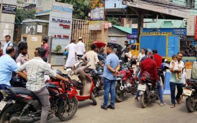 পাম্পে দীর্ঘ অপেক্ষা ক্লান্তিকর হয়ে উঠছে