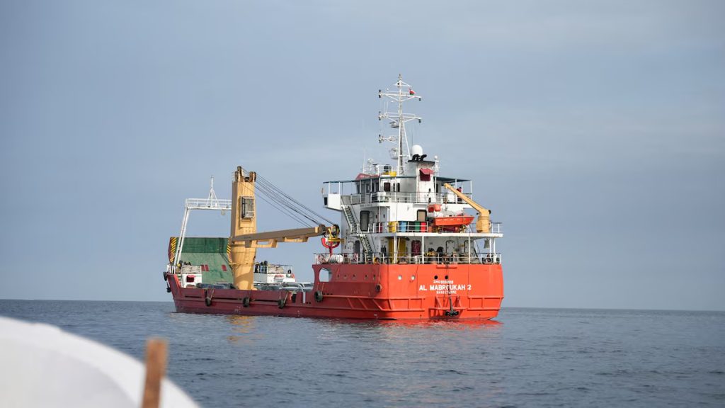 ইরানের সঙ্গে চুক্তি না হওয়া পর্যন্ত হরমুজ অবরোধ তুলবে না যুক্তরাষ্ট্র: ট্রাম্প