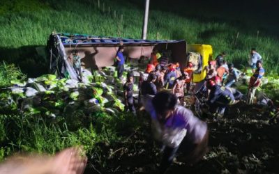 দাউদকান্দিতে চালবোঝাই ট্রাক উল্টে নিহত ৭