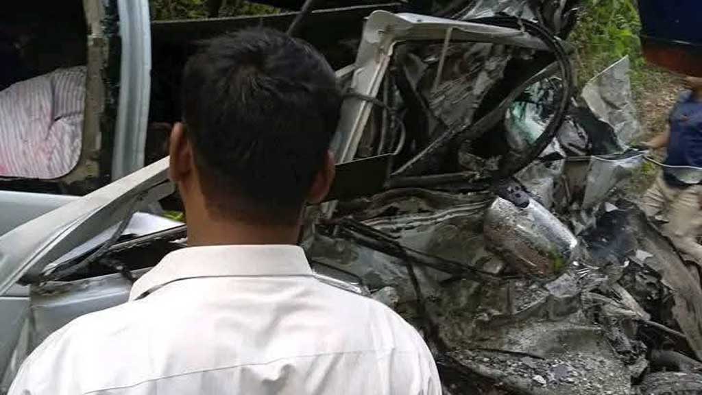 লোহাগাড়ায় সড়ক দুর্ঘটনায় তিন বৌদ্ধ সন্ন্যাসী নিহত