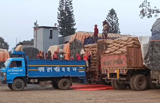 পণ্য পরিবহন ও যাতায়াতে খরচ বাড়ছে