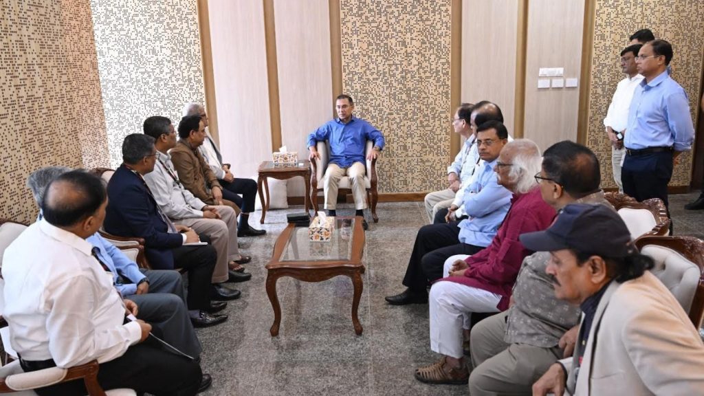 ১৬ ঘণ্টা অফিস করলেন প্রধানমন্ত্রী