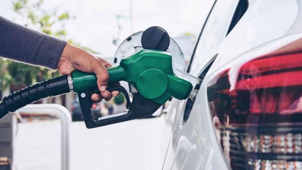 অকটেনের দাম বেড়ে ১৪০ টাকা, পেট্রোল ১৩৫