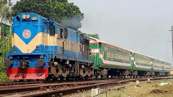 দুর্নীতিবাজকে আড়াল করার চেষ্টা রেলের