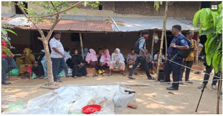 নওগাঁয় একই পরিবারের চারজনকে গলা কেটে হত্যা