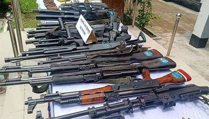 জেল পলাতকরা কোথায়,উদ্ধার হয়নি লুট হওয়া সহস্রাধিক অস্ত্র