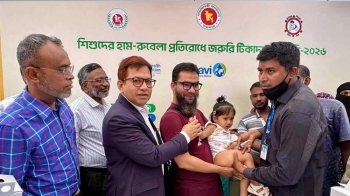 পাবনায় হাম-রুবেলার বিশেষ টিকাদান কর্মসূচির উদ্বোধন