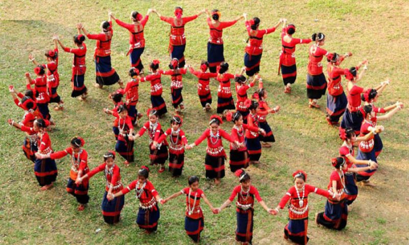 বৈসাবি ঘিরে নানা আয়োজনে উৎসবমুখর পার্বত্য জনপদ