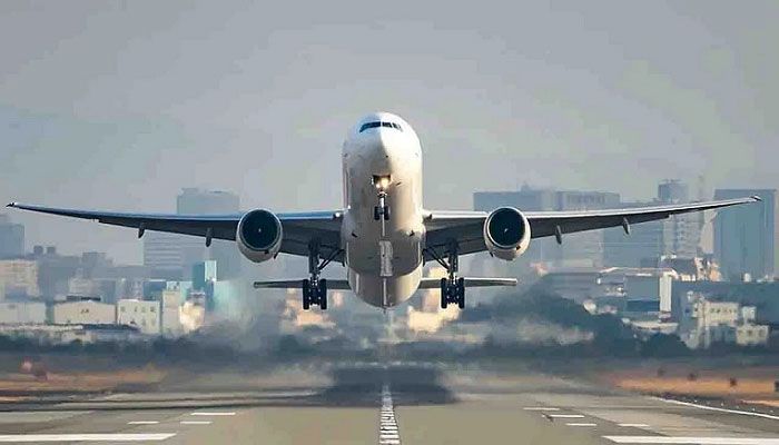 ঈদে চাপ বাড়ছে আকাশ পথের টিকিটে, চড়া ভাড়াও