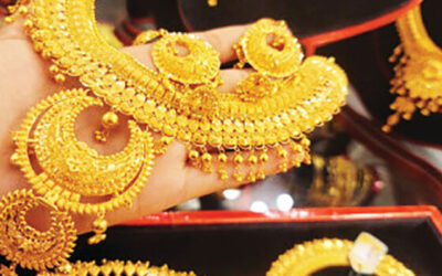 সোনার দাম আরও কমলো