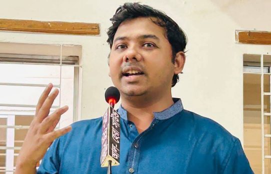 রাষ্ট্রপতিকে কখন সরালে আগামী নির্বাচনে নিজস্ব রাষ্ট্রপতি থাকবে সেই হিসাব কষেছে