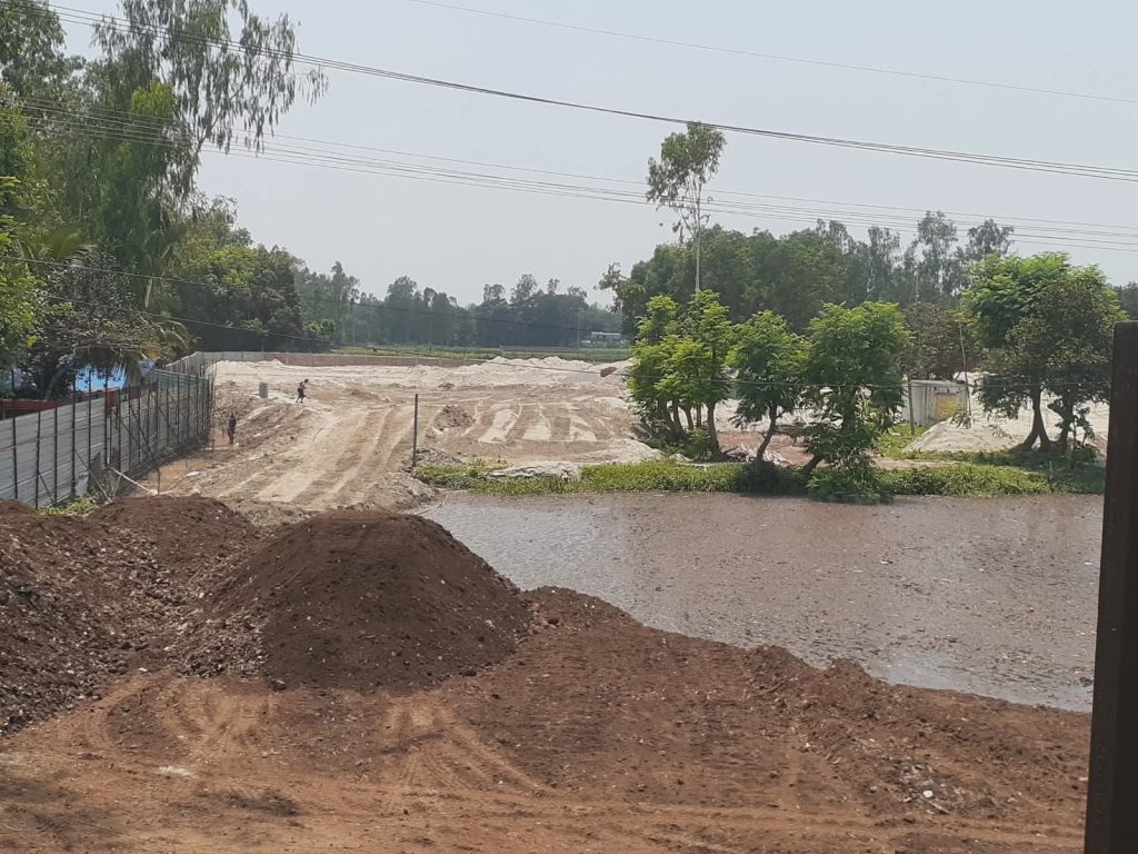 সীতাকুণ্ডে পুকুর ভরাটের মহোৎসব,নীরব ভুমিকায় প্রশাসন