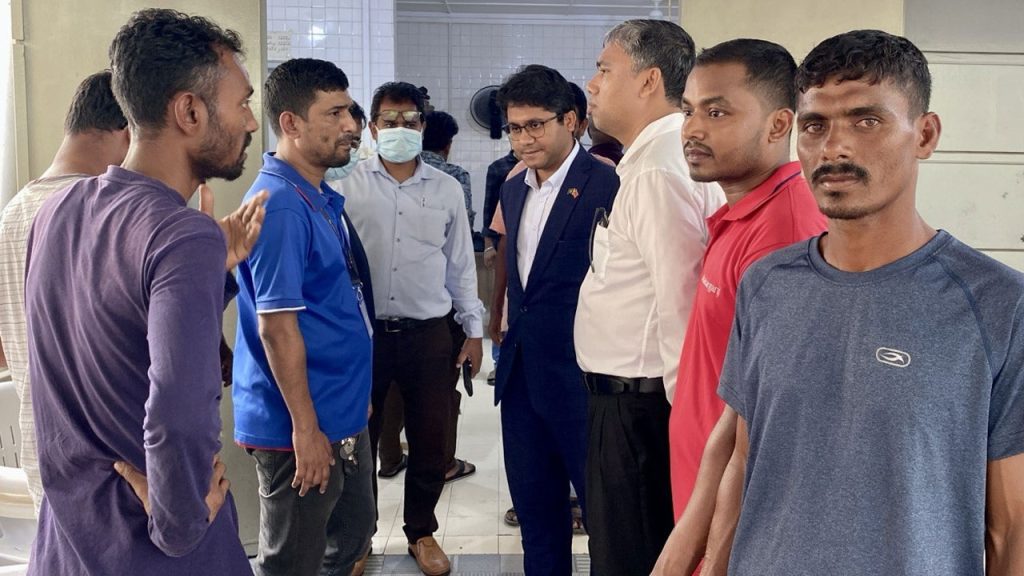 মালদ্বীপে বাংলাদেশি শ্রমিকদের দুঃসময়