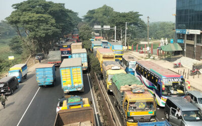 ঢাকা-চট্টগ্রাম মহাসড়কে ১৩ কিলোমিটার যানজট