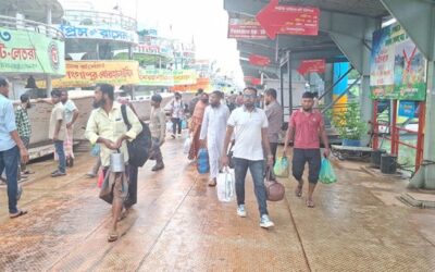 বৈরী আবহাওয়ায় ঘরমুখো যাত্রী কম, সন্ধ্যায় বাড়তে পারে চাপ