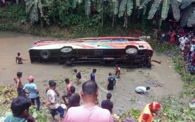 কুষ্টিয়ায় যাত্রীবাহী বাসের সঙ্গে ট্রাকের সংঘর্ষ, নিহত ৪