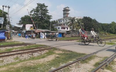 সীতাকুণ্ডে রেল পুলিশের সামনেই গেটকিপারকে মারধর