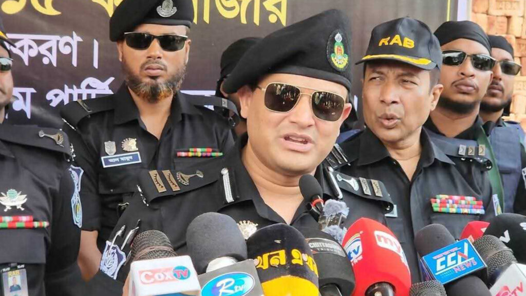 জঙ্গল সলিমপুরের ঘটনায় দুর্বলতা স্বীকার করলেন র্যাব মহাপরিচালক