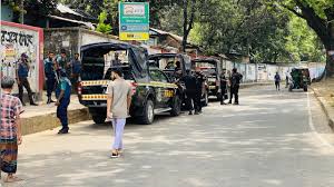 গ্রাফিতি ইস্যুতে উত্তেজনা : নিরাপত্তায় বিপুল পুলিশ মোতায়েন