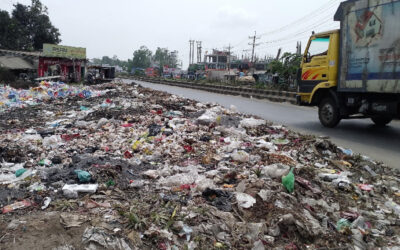 ময়লার স্তূপে ঢাকছে চট্টগ্রাম নগরীর সড়ক