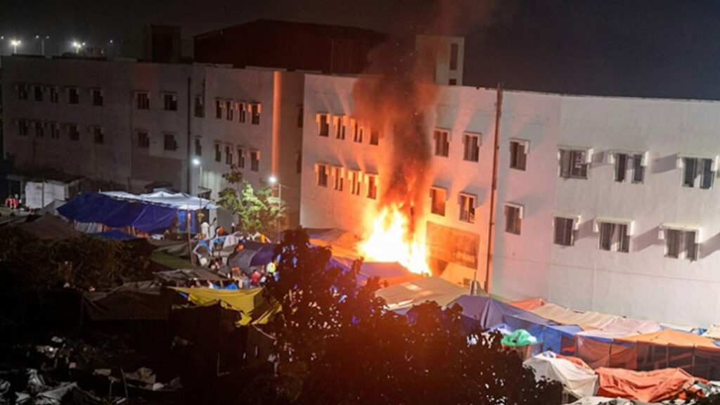 বিমানবন্দরে আগুন: তদন্তে কমিটি,সকালেই প্রাথমিক প্রতিবেদন দিতে নির্দেশ