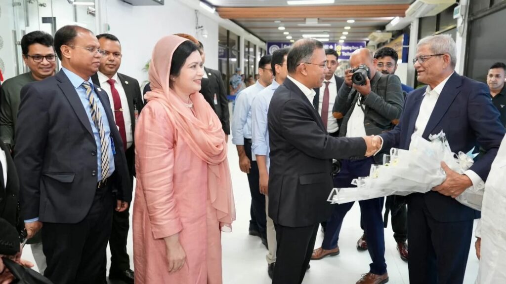 দেশে পৌঁছেছেন প্রধানমন্ত্রী