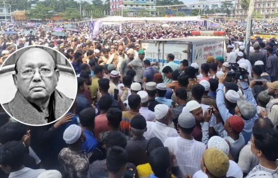 বাবা-মায়ের কবরের পাশে চিরনিদ্রায় শায়িত তোফায়েল আহমেদ