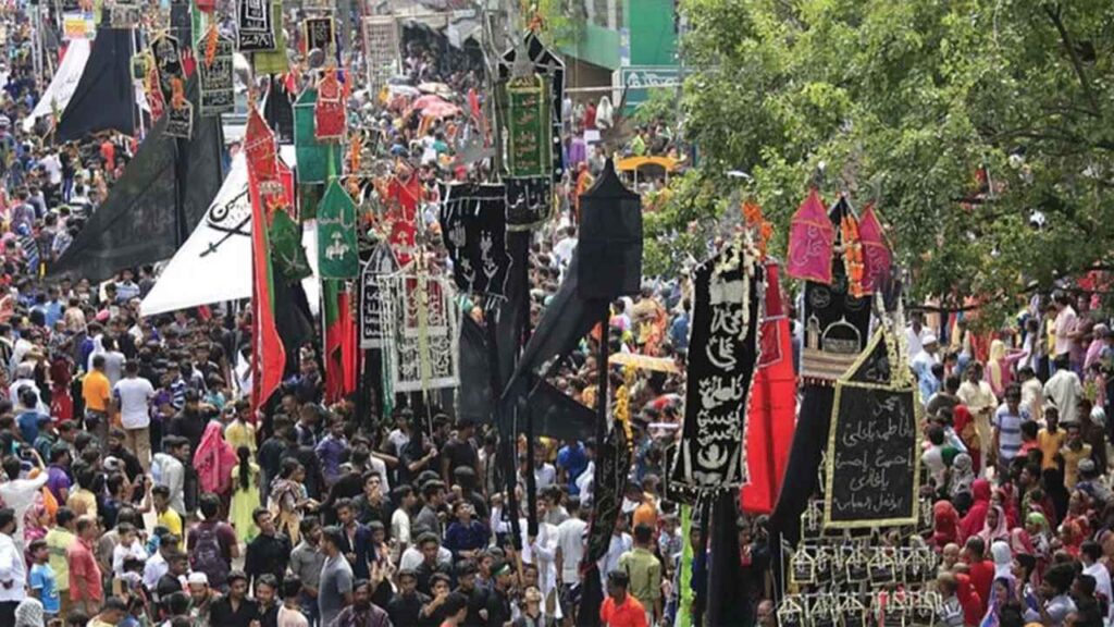 হোসেনি দালান থেকে শুরু হয়েছে তাজিয়া মিছিল