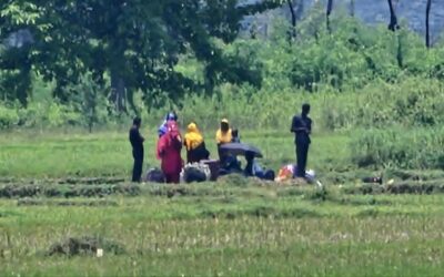 পুশ ইন: দ্বিতীয় দিনের মতো সীমান্তের শূন্যরেখায় ১০ নারী-পুরুষ-শিশু