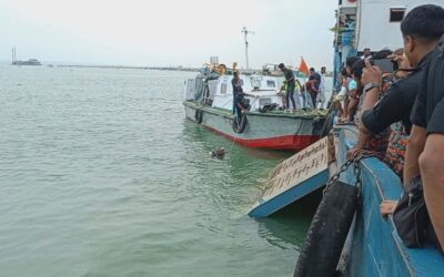 দৌলতদিয়া ফেরিঘাটে আবারও পদ্মায় ডুবে গেলো বাস