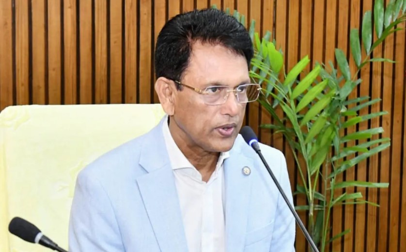 ‘মাতৃভাষা কি বাদ দেওয়া যেতে পারে?’ কোর্স বন্ধের খবর উড়িয়ে দিলেন মন্ত্রী